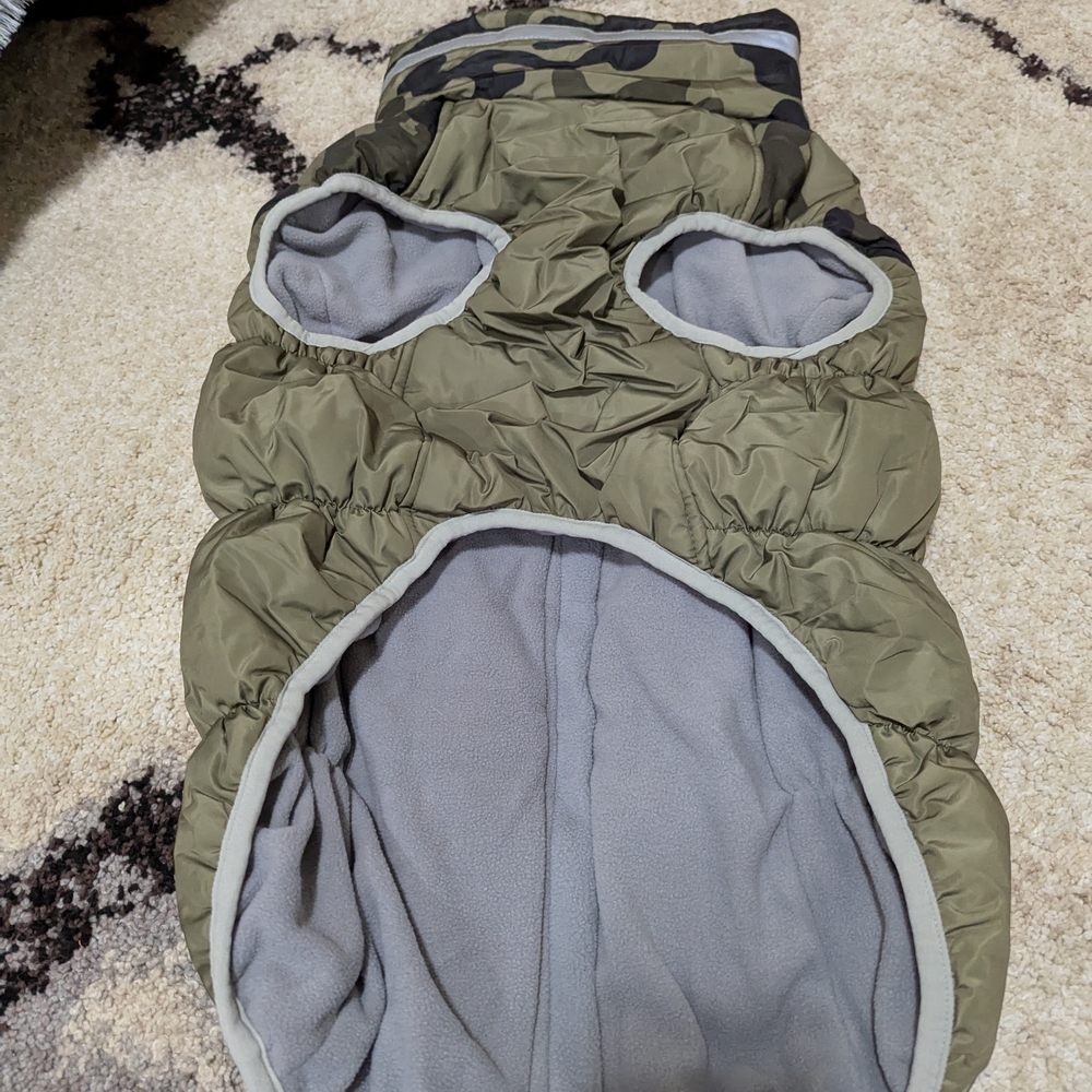 Camouflage Puffer Vest - Picture 3 of 3